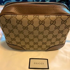 Gucci Bree GG canvas brown authentic crossbody camera bag.